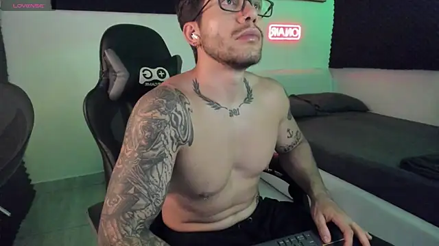 LucianSinclair online show from 11-26-25, 02:55