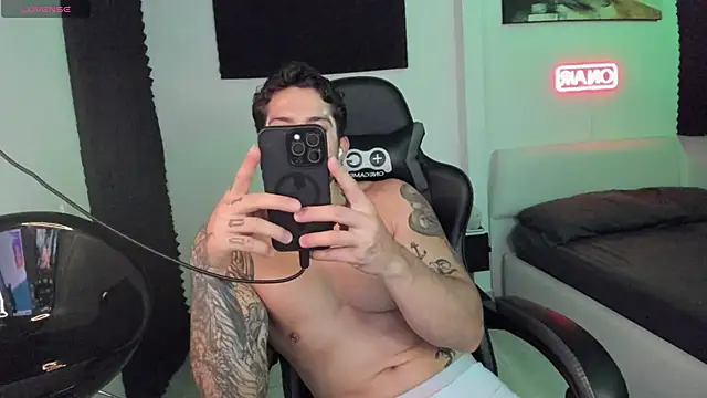 LucianSinclair online show from 11-27-25, 01:06