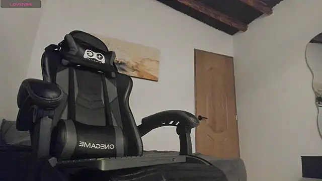 LucianSinclair online show from 06-10-26, 01:51