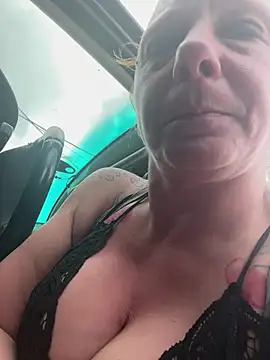 Snapshot of Everlyrose27 chatting on 03-14-25, 04:51 Everlyrose27 online show from 03-14-25, 04:51