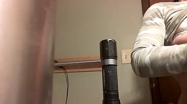 Snapshot of Everlyrose27 chatting on 01-12-25, 08:46 Everlyrose27 online show from 01-12-25, 08:46