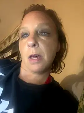 Snapshot of Everlyrose27 chatting on 10-04-25, 04:25 Everlyrose27 online show from 10-04-25, 04:25