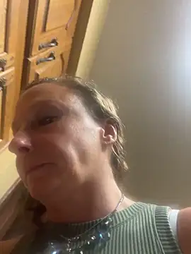 Snapshot of Everlyrose27 chatting on 09-23-25, 12:50 Everlyrose27 online show from 09-23-25, 12:50