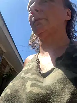 Snapshot of Everlyrose27 chatting on 09-28-25, 06:59 Everlyrose27 online show from 09-28-25, 06:59