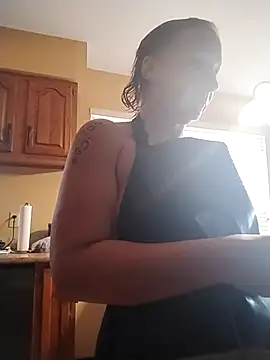 Snapshot of Everlyrose27 chatting on 02-22-26, 07:48 Everlyrose27 online show from 02-22-26, 07:48