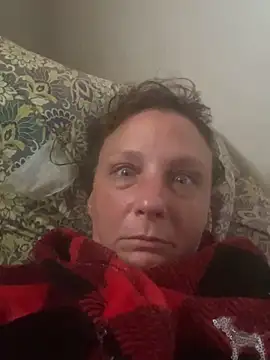 Snapshot of Everlyrose27 chatting on 09-24-25, 05:19 Everlyrose27 online show from 09-24-25, 05:19