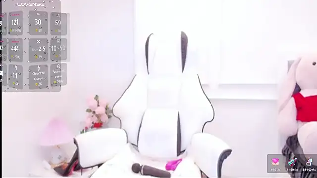 Snapshot of PimChanOK chatting on 10-11-25, 01:23 PimChanOK online show from 10-11-25, 01:23