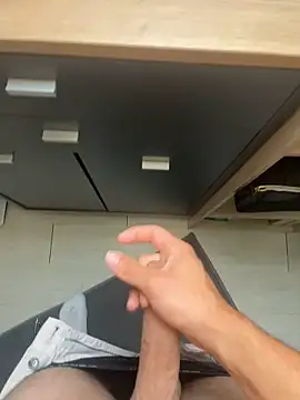 Mecchaud06 online show from 04-28-26, 12:31