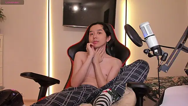 wexlee7 online show from 12-02-25, 02:01