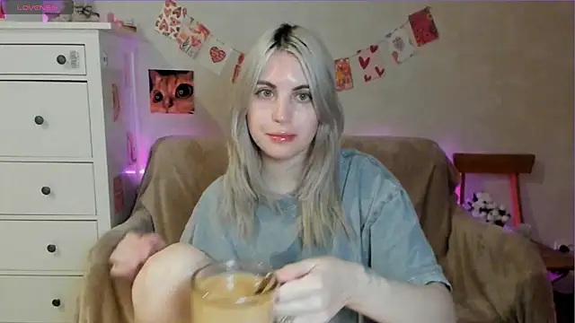 Snapshot of pawpaws chatting on 05-15-26, 07:28 pawpaws online show from 05-15-26, 07:28