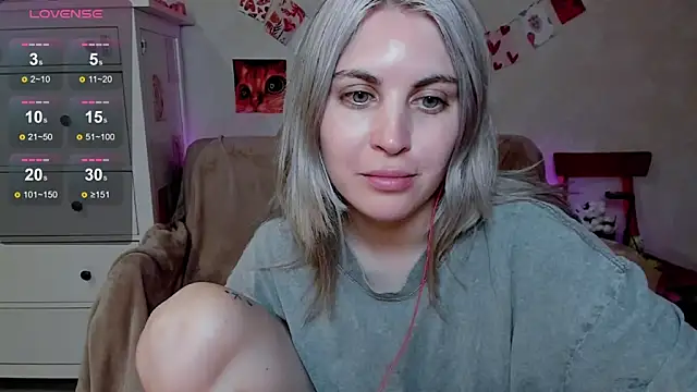 Snapshot of pawpaws chatting on 06-29-26, 10:00 pawpaws online show from 06-29-26, 10:00