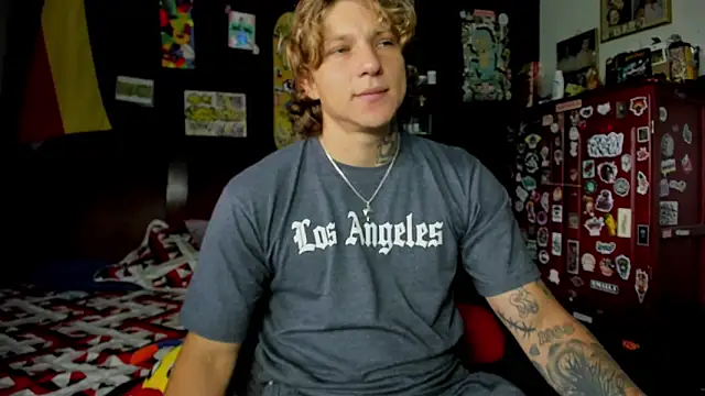 Tom Krakow online show from 10-28-25, 03:44