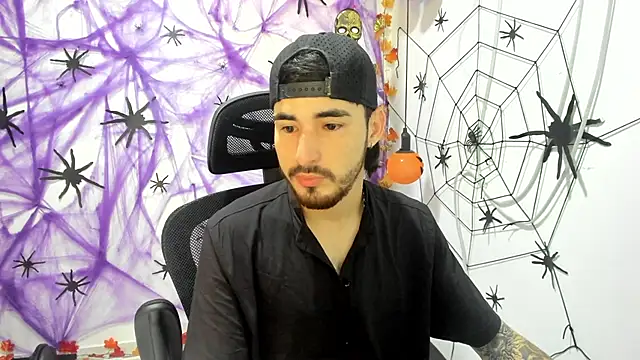 DmitriSanders online show from 10-21-25, 04:39