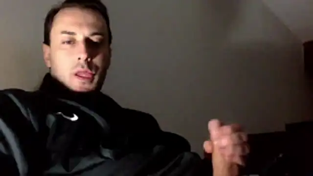 Snapshot of mainnrd chatting on 02-22-26, 12:02 mainnrd online show from 02-22-26, 12:02