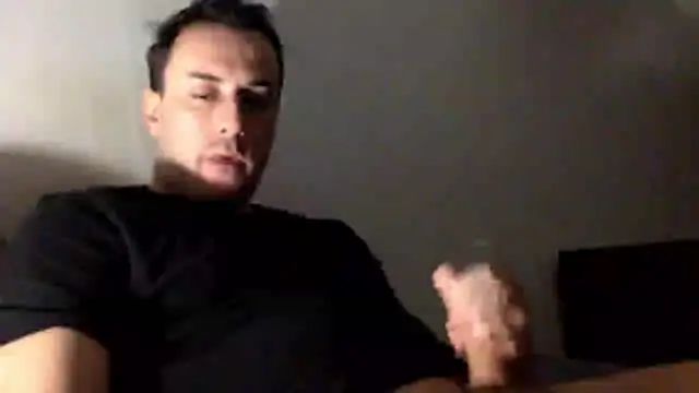 Snapshot of mainnrd chatting on 12-21-25, 11:05 mainnrd online show from 12-21-25, 11:05