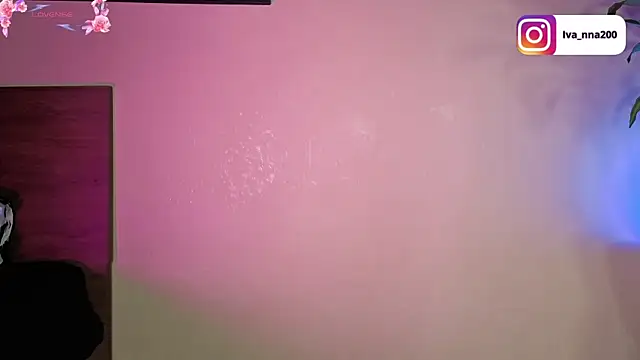 Snapshot of Ivanna_Diamon chatting on 03-27-26, 03:48 Ivanna Diamon online show from 03-27-26, 03:48