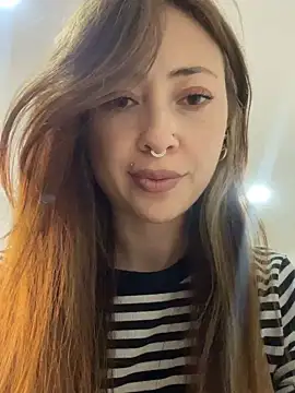 Snapshot of Sofii_gold chatting on 12-15-24, 01:57 Sofii gold online show from 12-15-24, 01:57