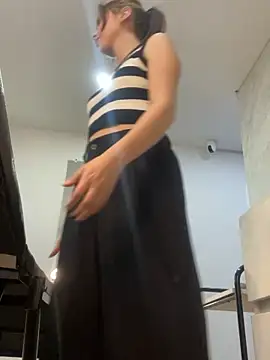 Snapshot of Sofii_gold chatting on 12-22-24, 11:20 Sofii gold online show from 12-22-24, 11:20