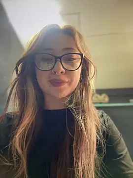 Snapshot of Sofii_gold chatting on 03-03-25, 11:03 Sofii gold online show from 03-03-25, 11:03