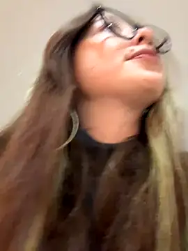 Snapshot of Sofii_gold chatting on 09-16-25, 02:23 Sofii gold online show from 09-16-25, 02:23