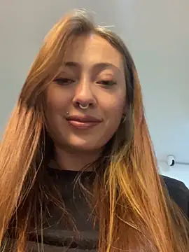 Snapshot of Sofii_gold chatting on 12-22-24, 03:22 Sofii gold online show from 12-22-24, 03:22