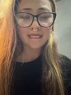 Snapshot of Sofii_gold chatting on 02-23-25, 01:02 Sofii gold online show from 02-23-25, 01:02