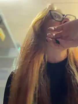 Snapshot of Sofii_gold chatting on 03-09-25, 04:16 Sofii gold online show from 03-09-25, 04:16