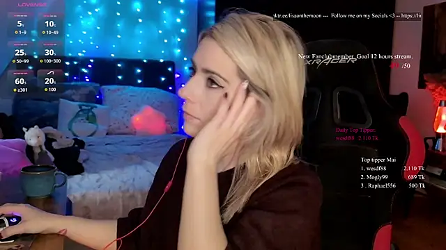 Snapshot of Lisaonthemoon chatting on 05-20-26, 01:41 Lisaonthemoon online show from 05-20-26, 01:41