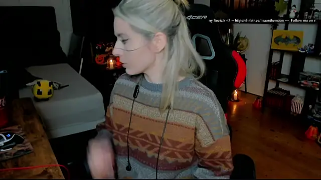 Lisaonthemoon online show from 11-27-25, 08:20