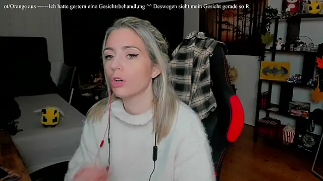 Lisaonthemoon online show from 11-29-25, 02:39