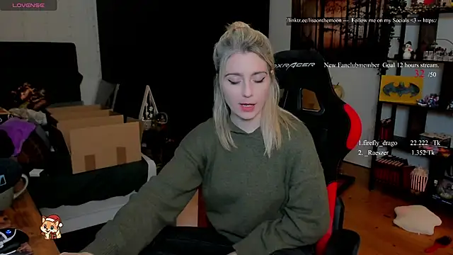 Lisaonthemoon online show from 12-16-25, 09:41