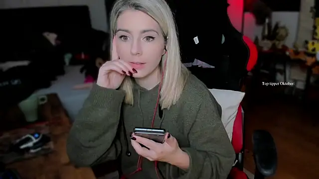 Lisaonthemoon online show from 10-04-25, 02:07