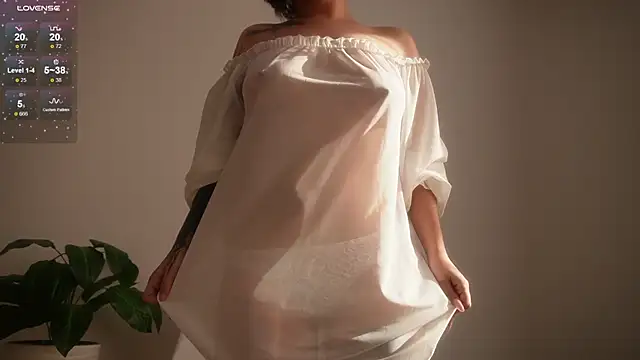 Snapshot of Megan__Hart chatting on 05-09-26, 02:31 Megan Hart online show from 05-09-26, 02:31