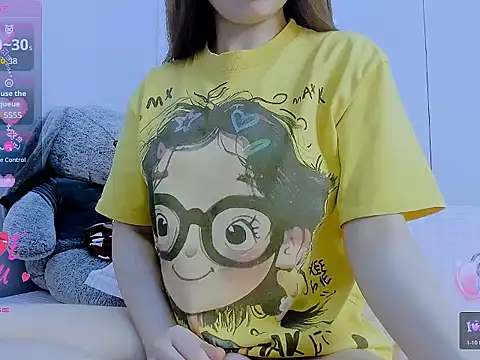 Snapshot of Linh_diudang chatting on 07-26-26, 02:18 Linh diudang online show from 07-26-26, 02:18