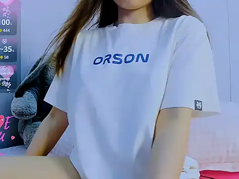 Snapshot of Linh_diudang chatting on 05-25-26, 02:27 Linh diudang online show from 05-25-26, 02:27