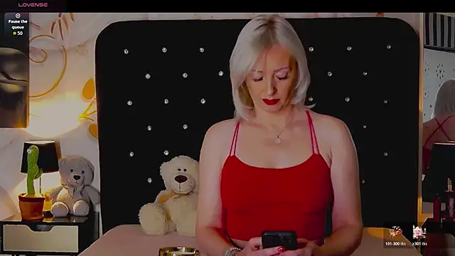 OliviaShaw23 online show from 12-20-25, 08:55