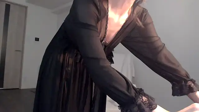 Snapshot of Lily_0000 chatting on 01-19-25, 03:42 Lily 0000 online show from 01-19-25, 03:42