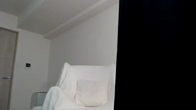 Snapshot of Lily_0000 chatting on 12-12-24, 02:00 Lily 0000 online show from 12-12-24, 02:00