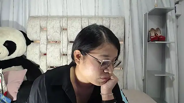 Snapshot of KEYRA-MILLER- chatting on 02-28-26, 02:11 KEYRA-MILLER- online show from 02-28-26, 02:11