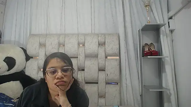 Snapshot of KEYRA-MILLER- chatting on 02-27-26, 02:23 KEYRA-MILLER- online show from 02-27-26, 02:23