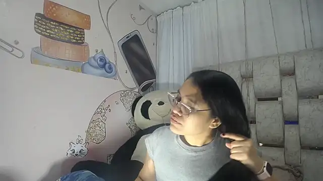 Snapshot of KEYRA-MILLER- chatting on 02-03-26, 02:21 KEYRA-MILLER- online show from 02-03-26, 02:21