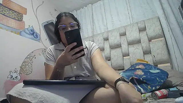 KEYRA-MILLER- online show from 03-12-26, 02:06