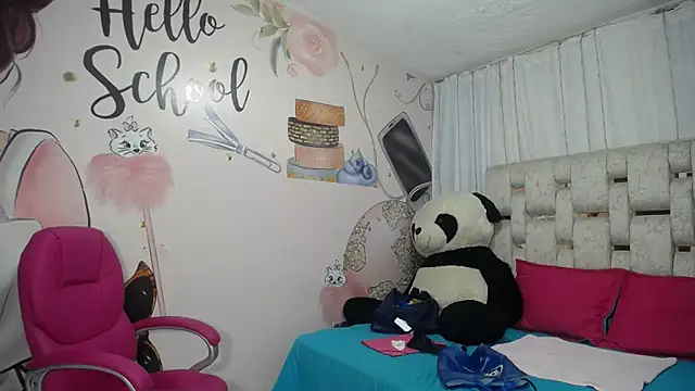 Snapshot of KEYRA-MILLER- chatting on 11-13-25, 02:04 KEYRA-MILLER- online show from 11-13-25, 02:04