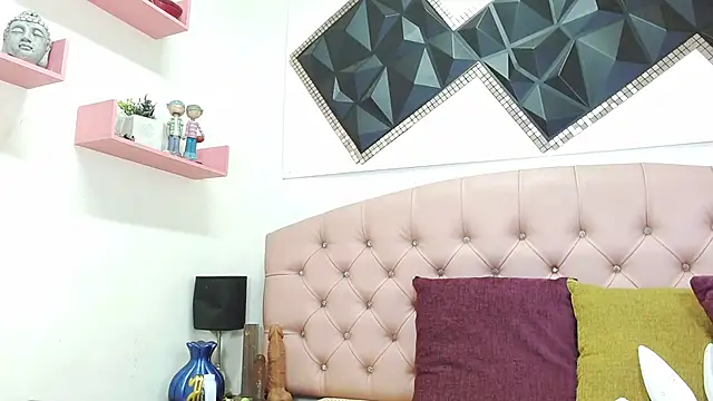 andrea safeira doll online show from 04-05-26, 06:25