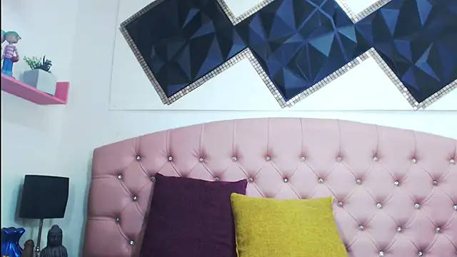 andrea safeira doll online show from 11-11-25, 10:58