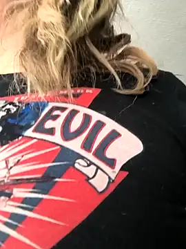 Snapshot of TexaSMESS_37 chatting on 02-25-26, 04:40 TexaSMESS 37 online show from 02-25-26, 04:40