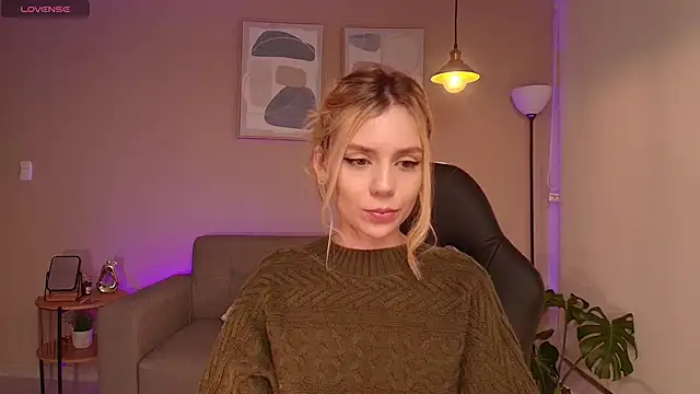 Snapshot of MirandaShaw chatting on 02-10-25, 02:41 MirandaShaw online show from 02-10-25, 02:41