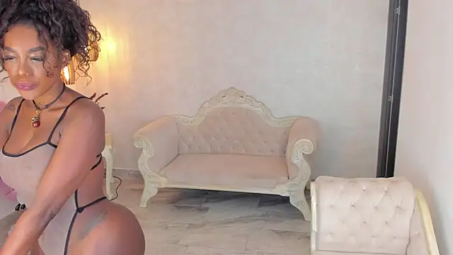 Snapshot of shantallknowless chatting on 03-18-25, 11:55 shantallknowless online show from 03-18-25, 11:55