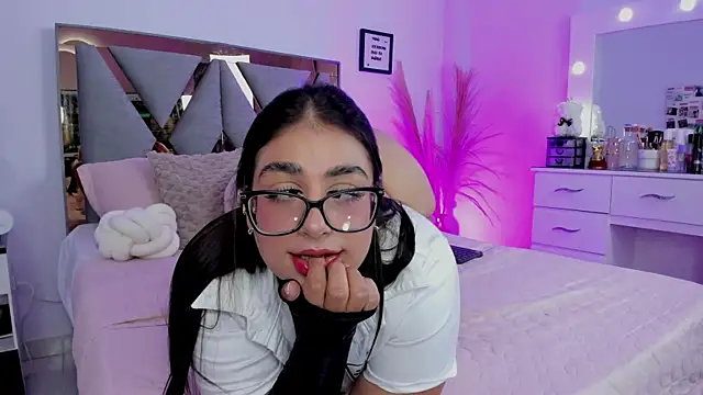 GabyRhodes online show from 04-15-26, 07:58