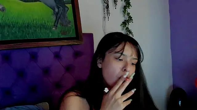 Snapshot of Cloeandtyfanny chatting on 07-21-26, 04:52 Cloeandtyfanny online show from 07-21-26, 04:52